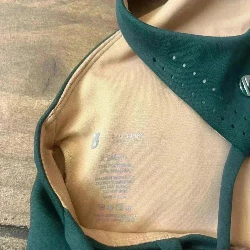 NWOT Buffbunny lit laser cut out bra green XS - Picture 3 of 3
